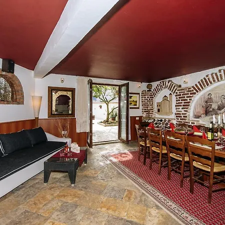 Holiday home Olive House